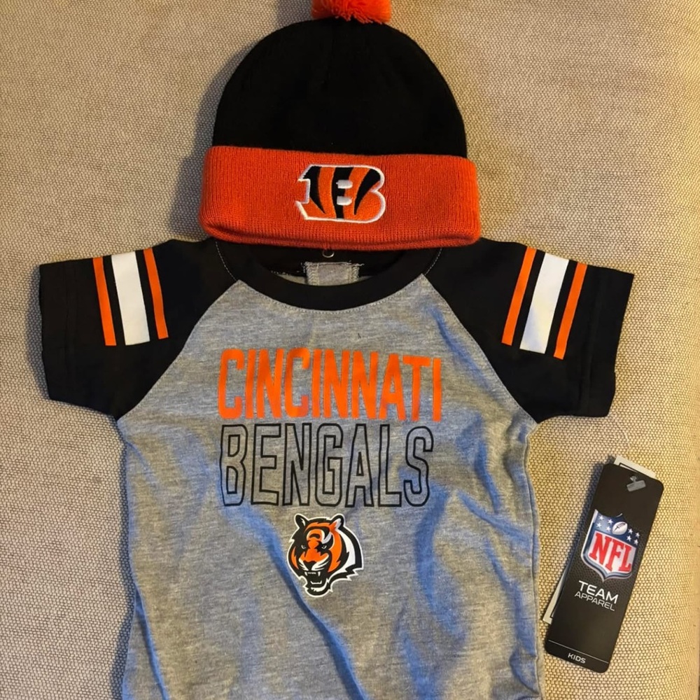 NFL Bengals Black and Orange Short Sleeve Tee